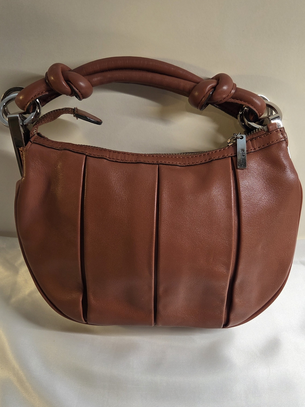 Maxximum Women's Brown Leather Shoulder Bag - Classic Pleated Design